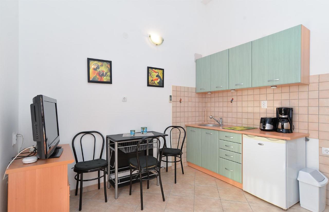 פאז'אנה Apartments Ariana 1989 מראה חיצוני תמונה