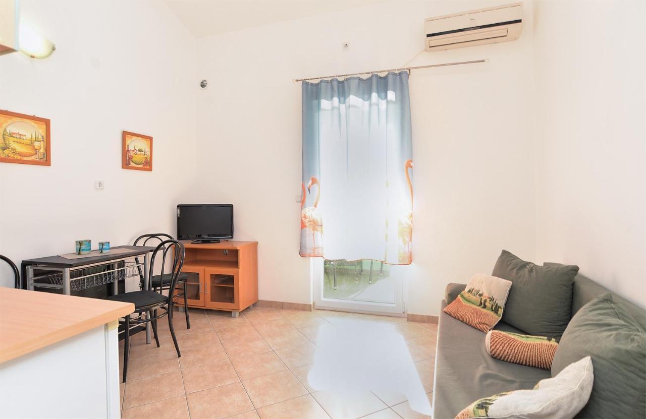 פאז'אנה Apartments Ariana 1989 מראה חיצוני תמונה