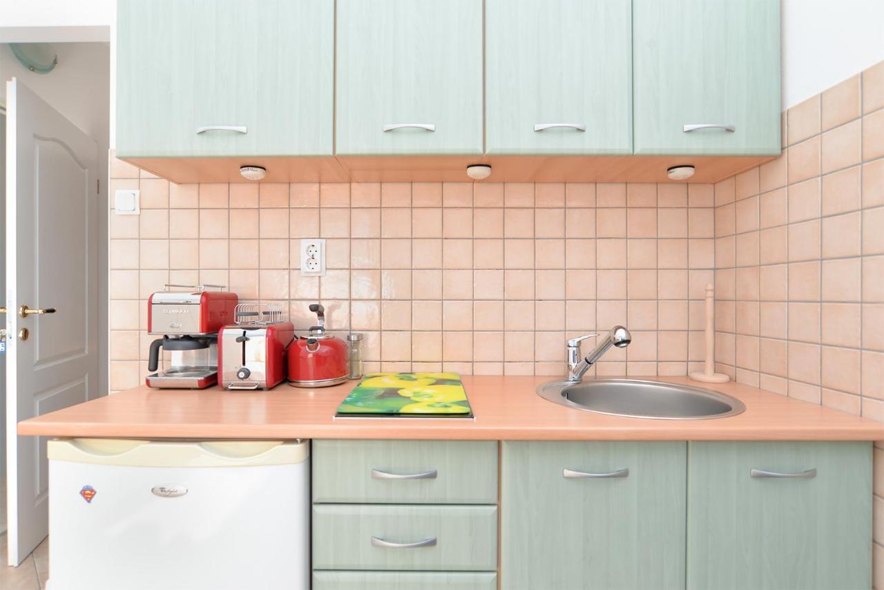 פאז'אנה Apartments Ariana 1989 מראה חיצוני תמונה