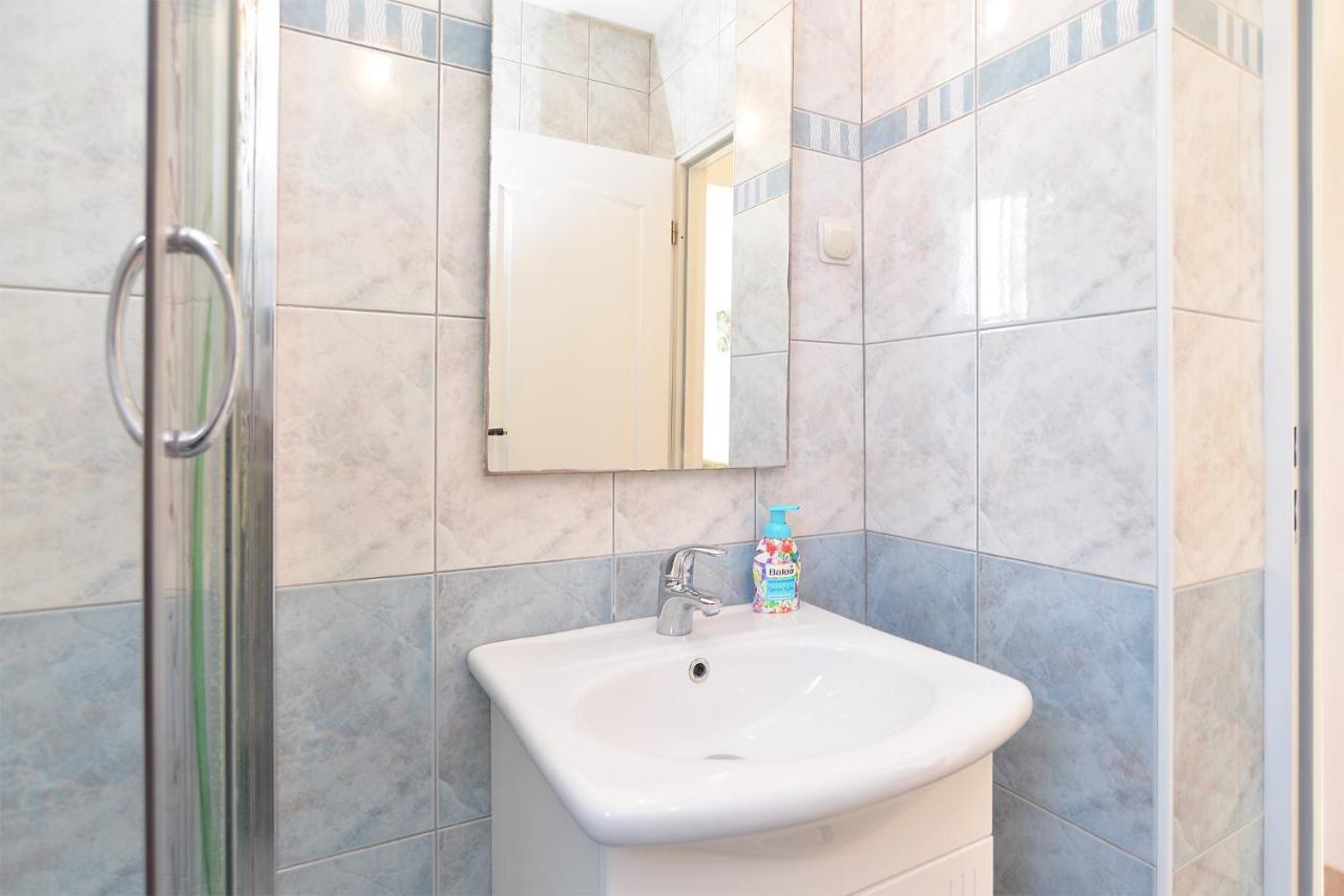 פאז'אנה Apartments Ariana 1989 מראה חיצוני תמונה
