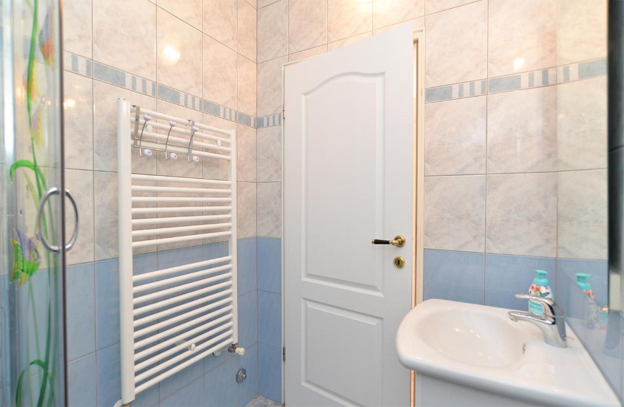 פאז'אנה Apartments Ariana 1989 מראה חיצוני תמונה