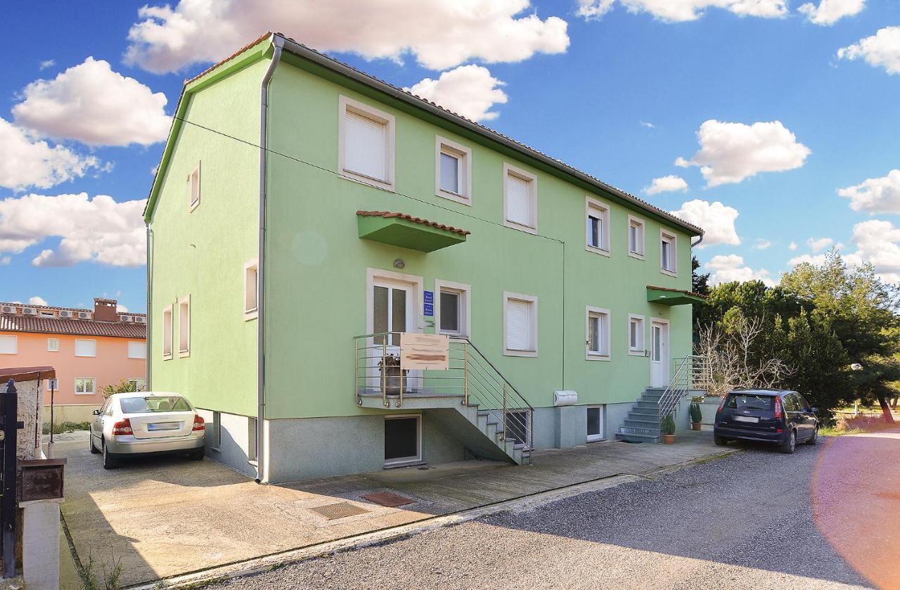 פאז'אנה Apartments Ariana 1989 מראה חיצוני תמונה