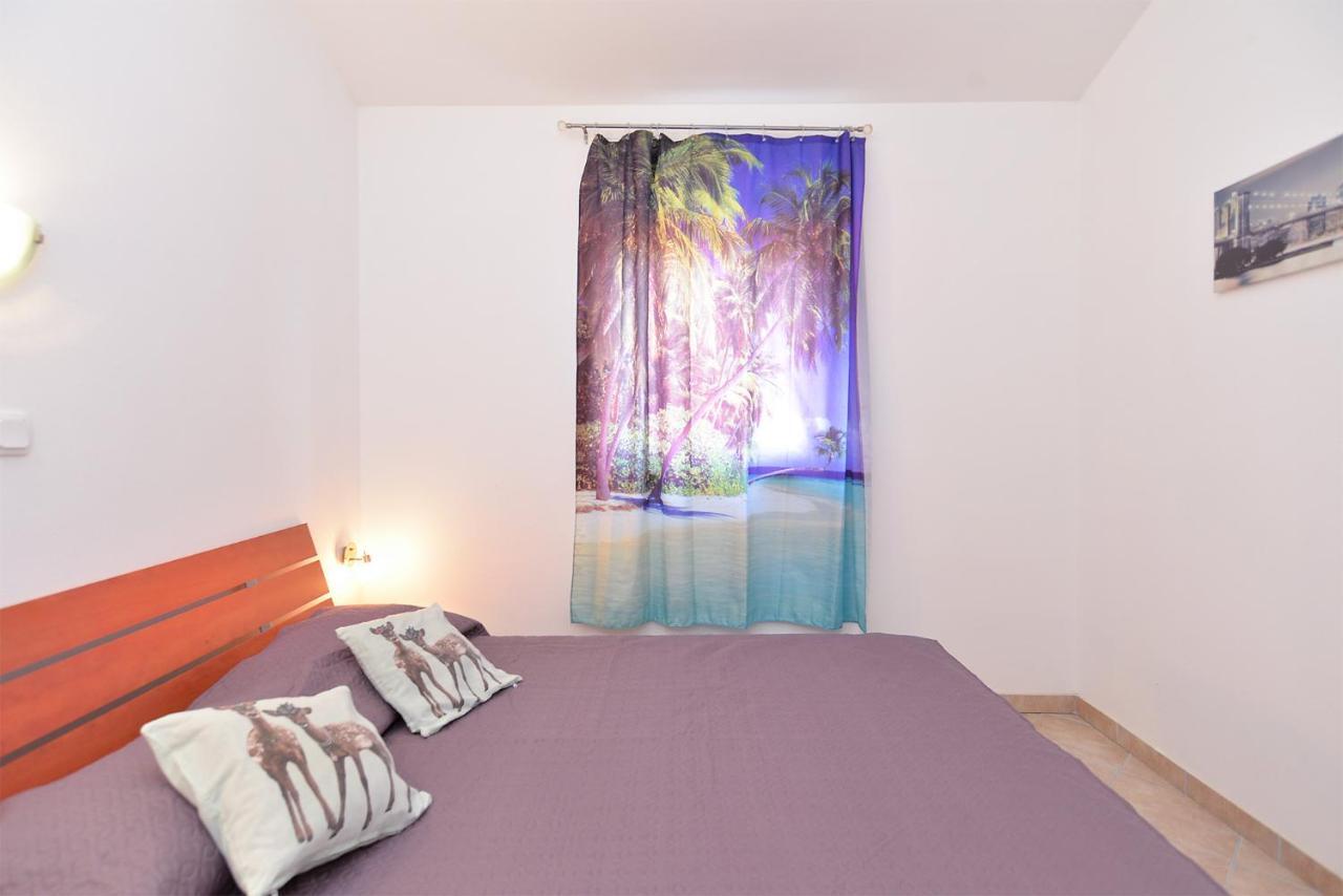 פאז'אנה Apartments Ariana 1989 מראה חיצוני תמונה